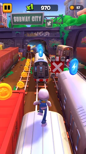 Subway Surfers City мод скриншот 1